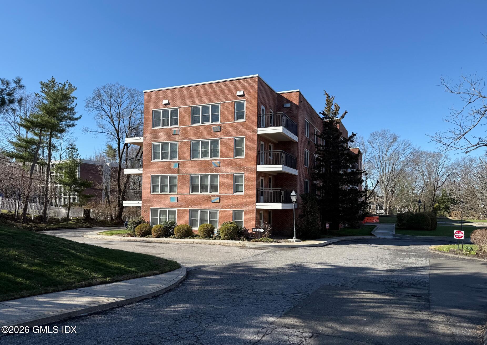 50 Lafayette Place, Unit 2H Greenwich, CT 06830 - Photo 2 of 21 Screen Shot 2026-04-02 at 1.00.05 PM