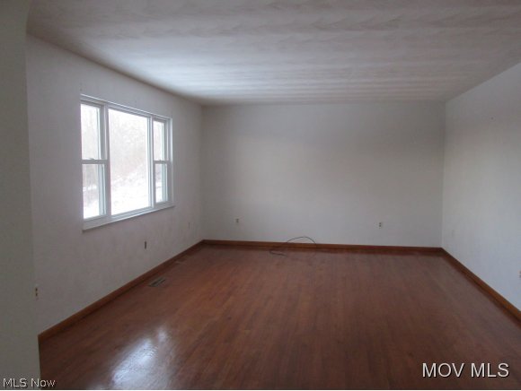 2770 Pike Road St. Marys, WV 26170 - Photo 5 of 13 Living Room
