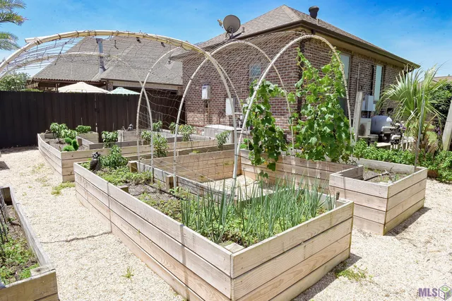 $987,000 | 187 Regal Row, Houma, LA 70360