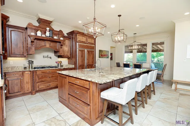 $987,000 | 187 Regal Row, Houma, LA 70360