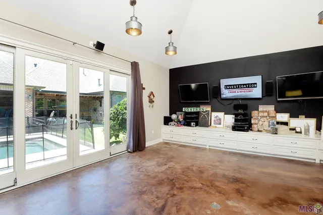 $987,000 | 187 Regal Row, Houma, LA 70360