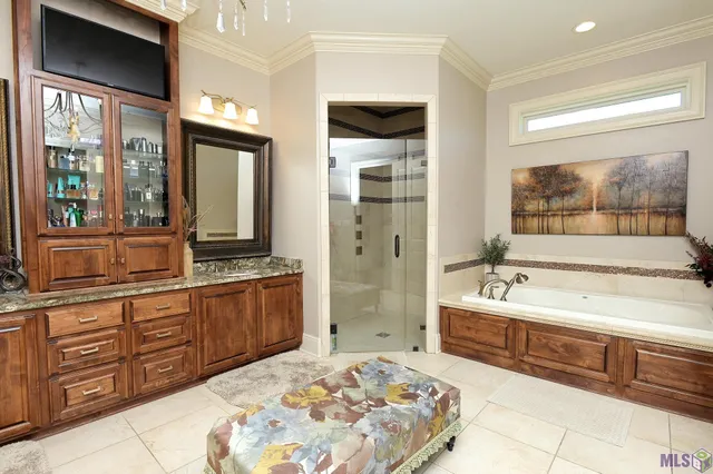 $987,000 | 187 Regal Row, Houma, LA 70360