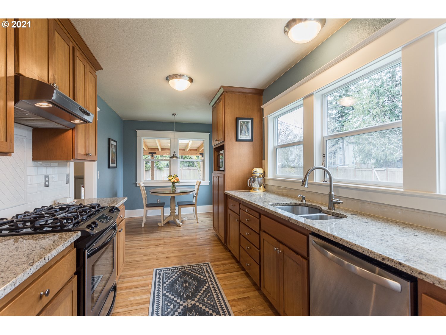 9130 Southwest 80th Avenue Portland, OR 97223 - Photo 9 of 30 Gallery Image 9