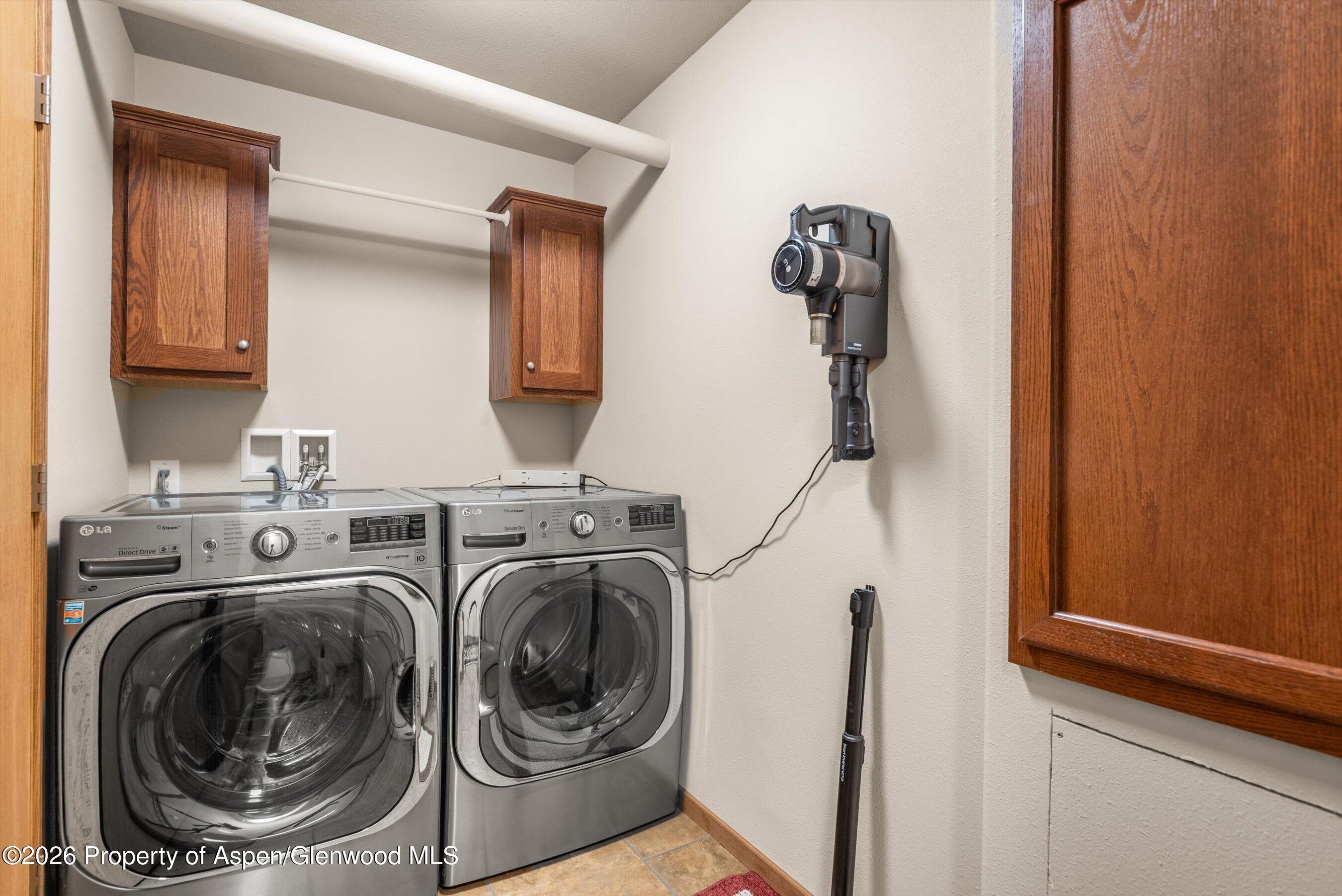 629 Hillcrest Drive Basalt, CO 81621 - Photo 21 of 46 Main Level Laundry