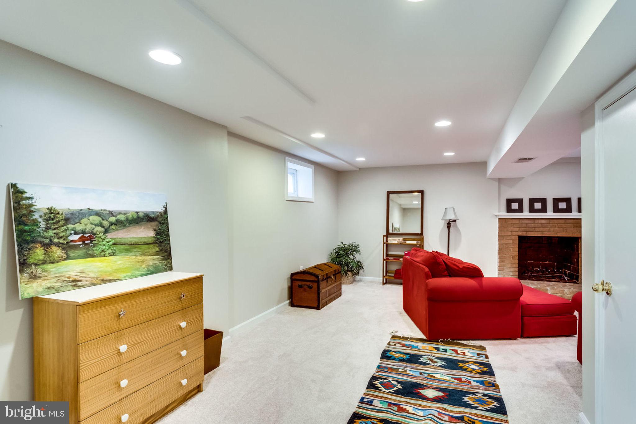 7700 Hayfield Road Alexandria, VA 22315 - Photo 42 of 58 Recroom