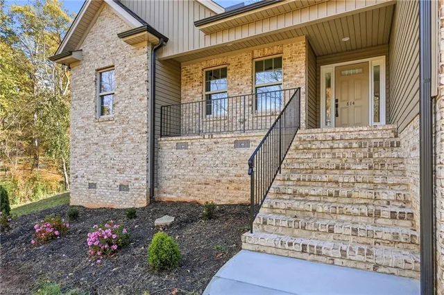 $448,500 | 814 Montgomery Court, Walnut Cove, NC 27052