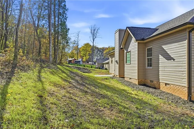 $448,500 | 814 Montgomery Court, Walnut Cove, NC 27052