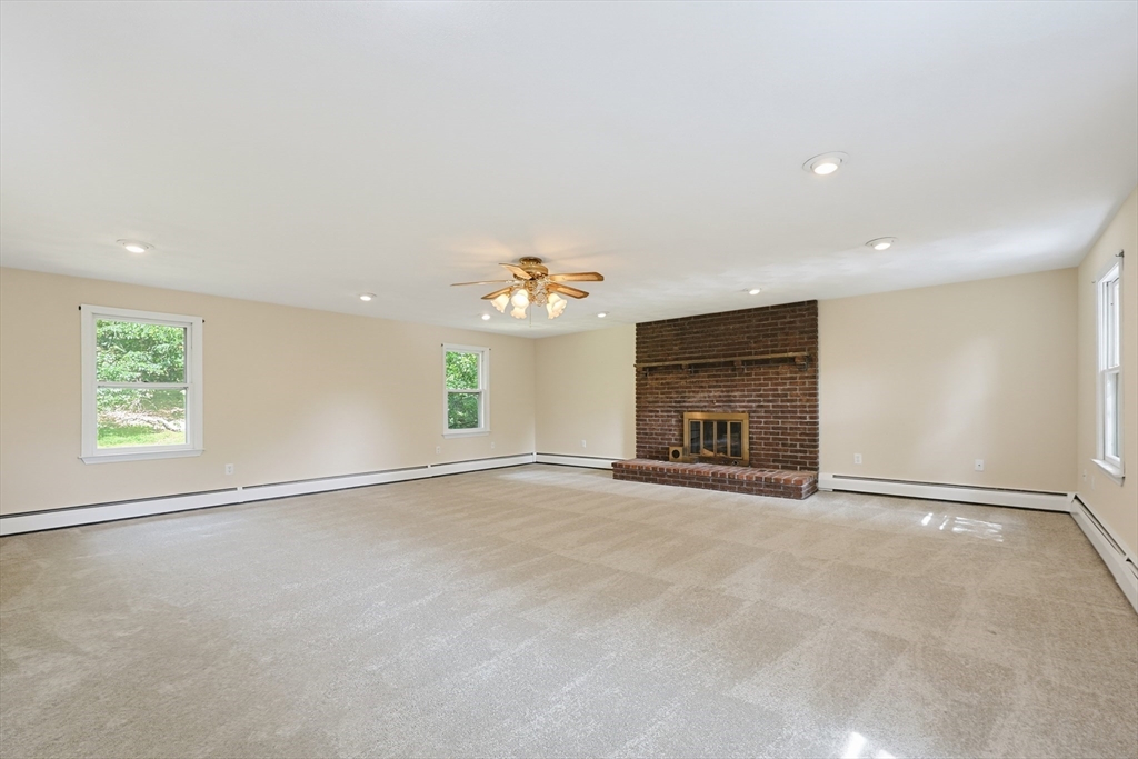 16 Blacksmith Road Cumberland, RI 02864 - Photo 4 of 36