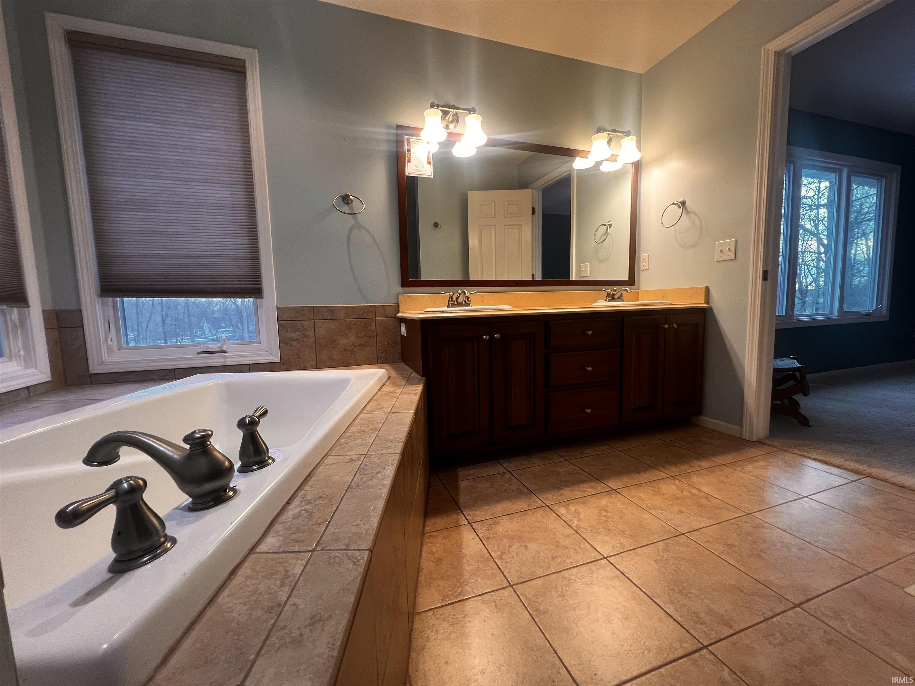 9915 Silver Ridge Court Fort Wayne, IN 46804 - Photo 14 of 22 Gallery Image 14