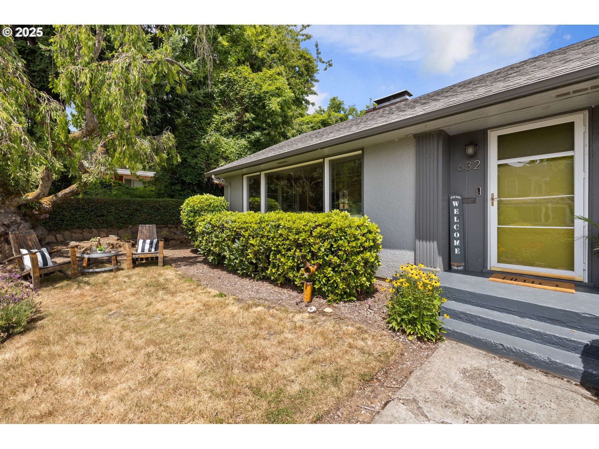 632 Northeast Everett Street Camas, WA 98607 - Photo 9 of 47 a house view with a outdoor space