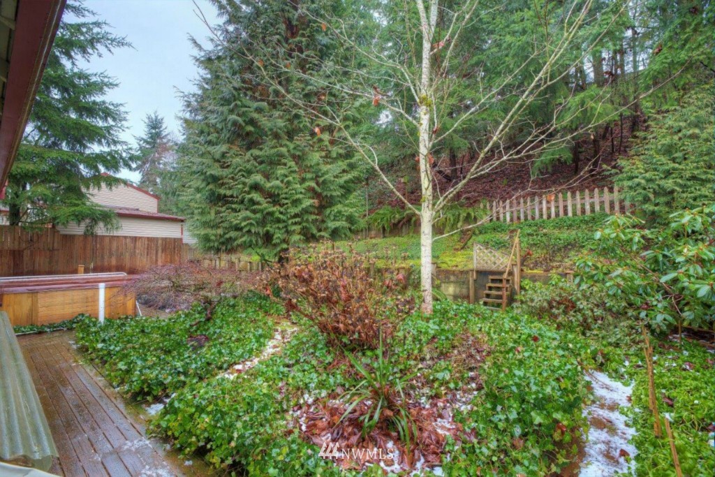2215 Northeast 23rd Street Renton, WA 98056 - Photo 4 of 14 Gallery Image 4