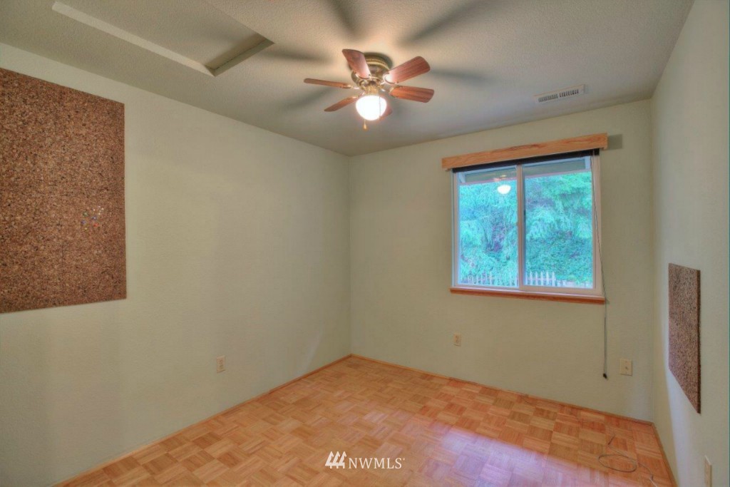 2215 Northeast 23rd Street Renton, WA 98056 - Photo 7 of 14 Gallery Image 7