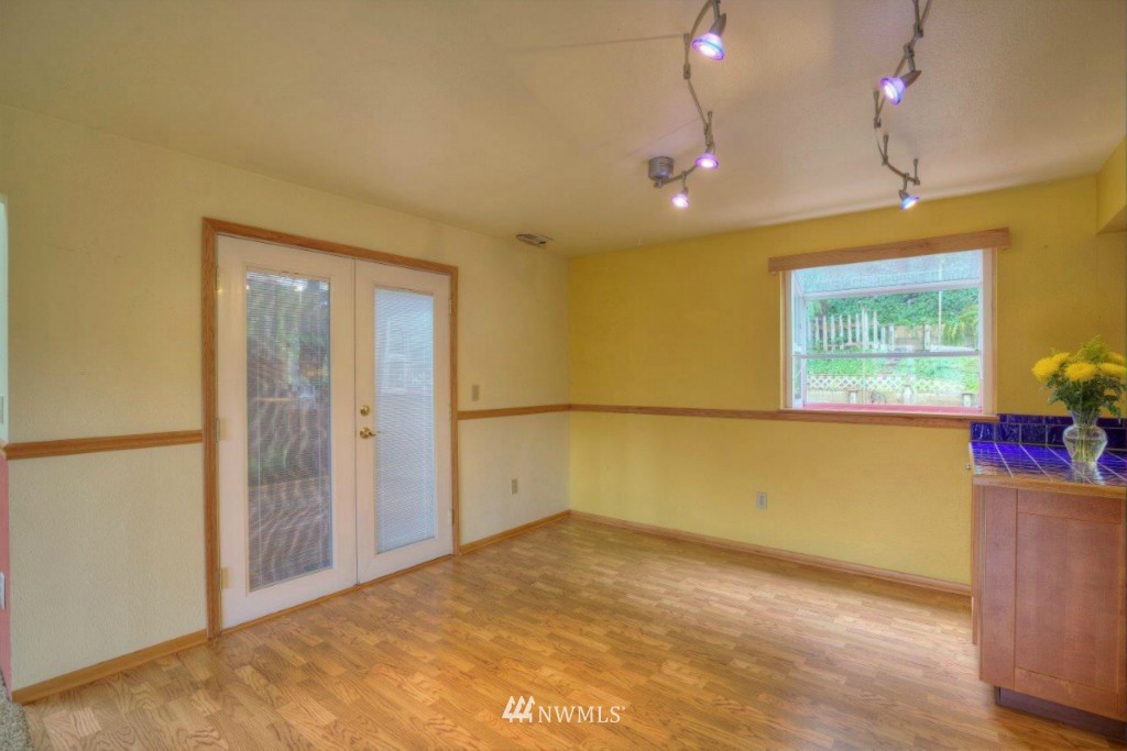 2215 Northeast 23rd Street Renton, WA 98056 - Photo 8 of 14 Gallery Image 8