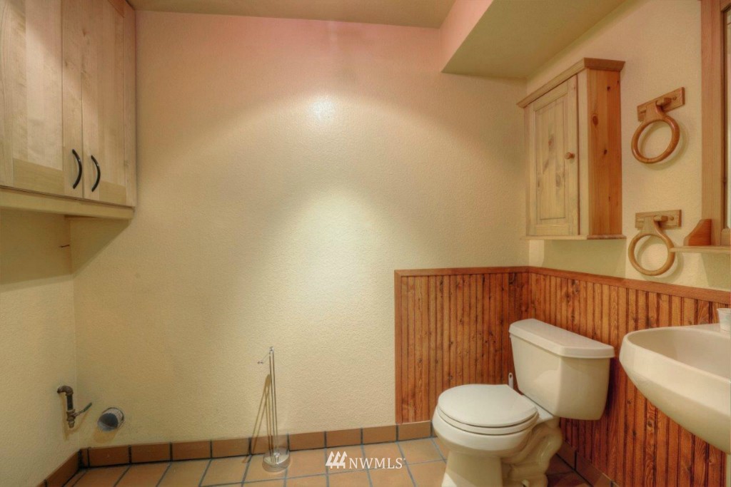 2215 Northeast 23rd Street Renton, WA 98056 - Photo 9 of 14 Gallery Image 9