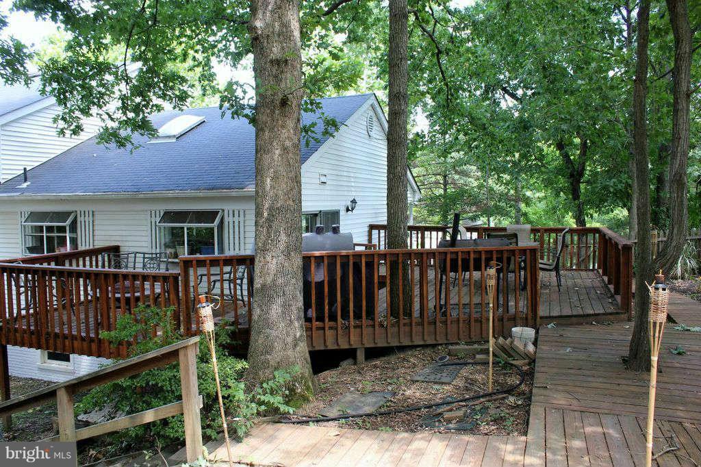 12800 North Point Lane Laurel, MD 20708 - Photo 12 of 26 Exterior General