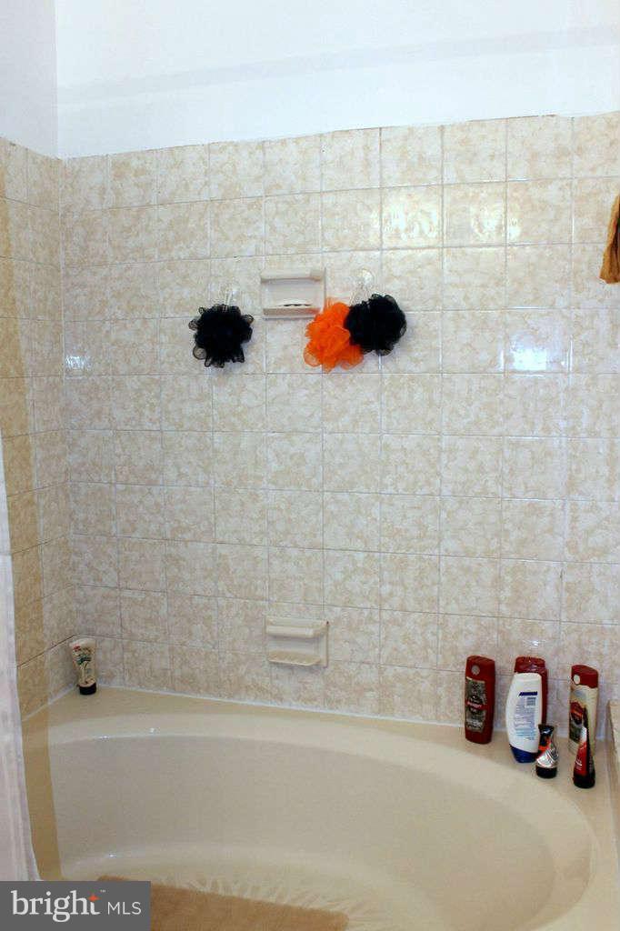 12800 North Point Lane Laurel, MD 20708 - Photo 21 of 26 Bath Master