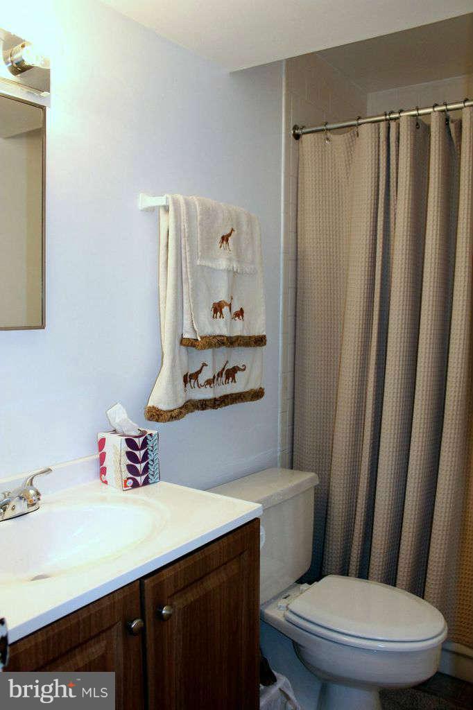 12800 North Point Lane Laurel, MD 20708 - Photo 22 of 26 Bath Master