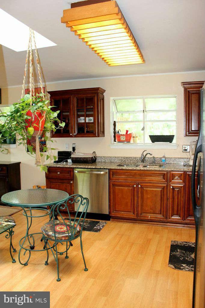 12800 North Point Lane Laurel, MD 20708 - Photo 9 of 26 Kitchen