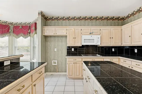 $525,000 | 304 Kahala Drive, Dallas, TX 75218