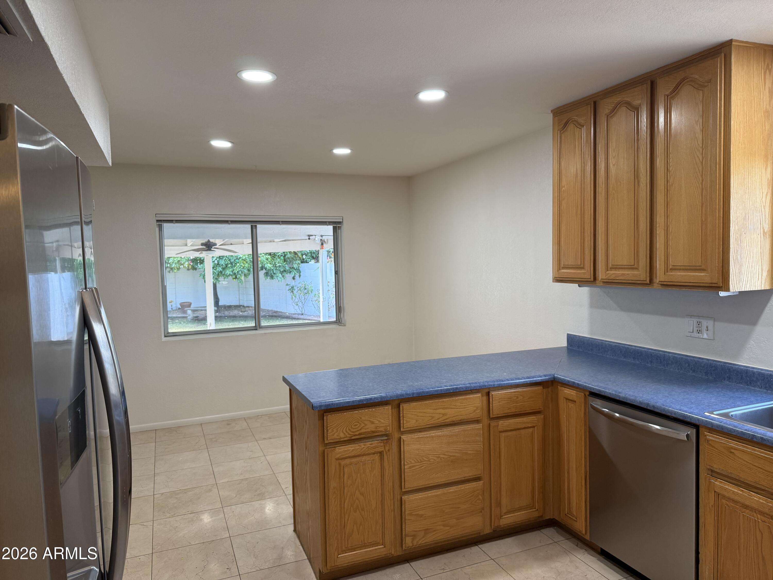 621 East Calavar Road Phoenix, AZ 85022 - Photo 7 of 31 Eat in area in Kitchen