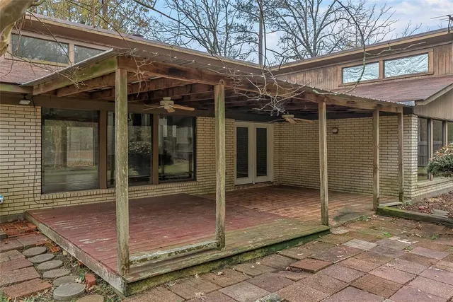 a view of a house with a outdoor space