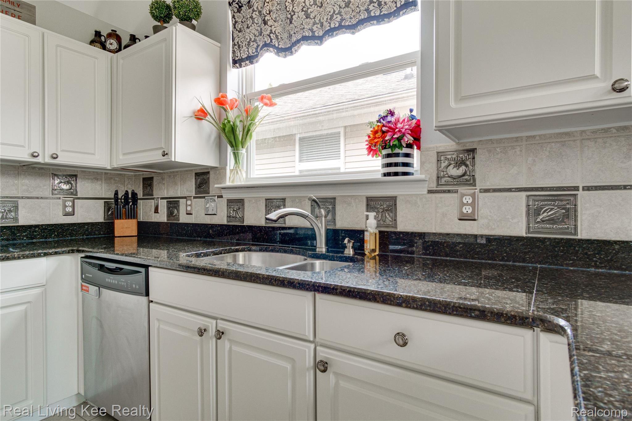 4792 Carrington Drive Rochester, MI 48306 - Photo 17 of 56 Interiors (8 of 48).jpg