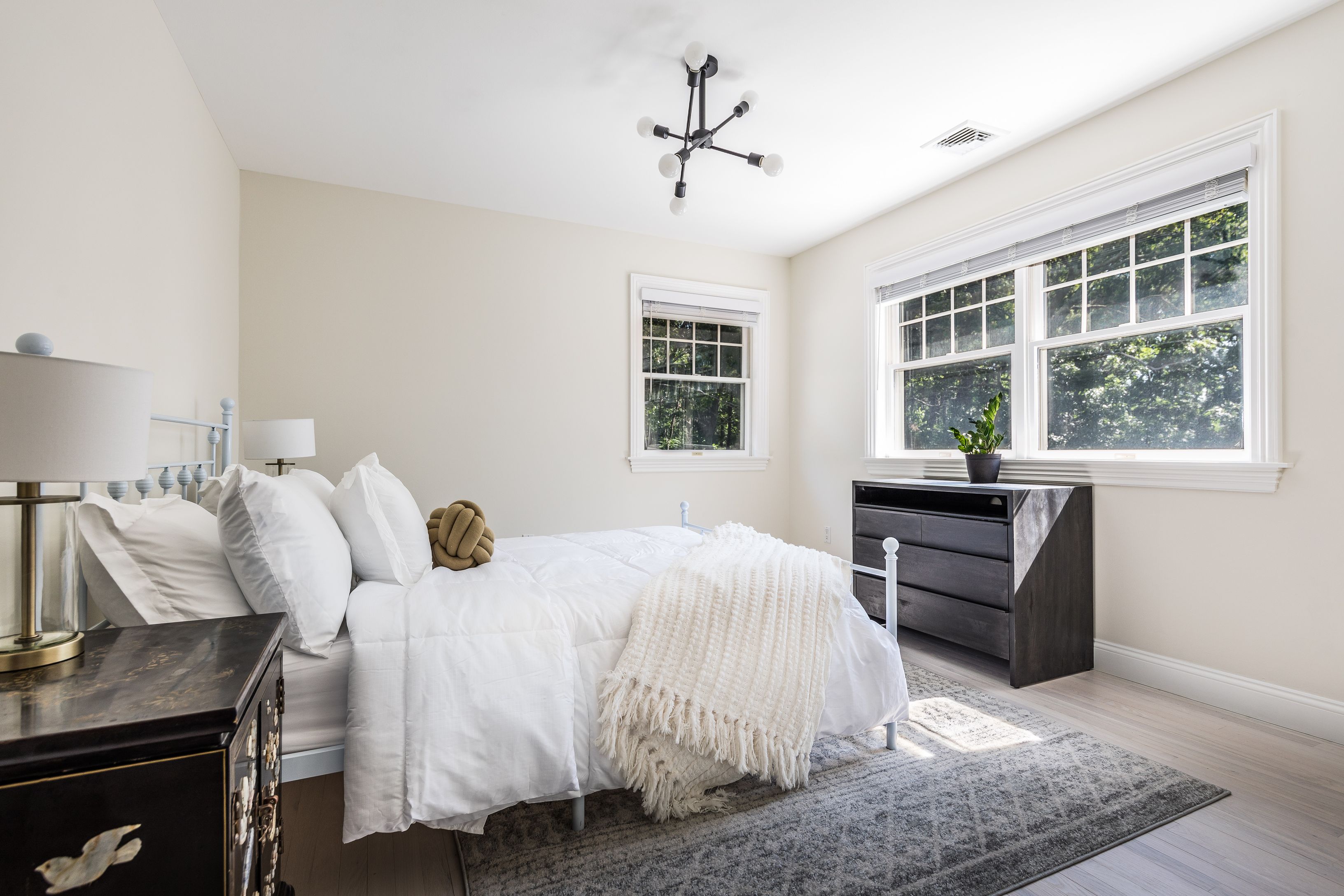 13 Central Avenue East Hampton, NY 11937 - Photo 12 of 24