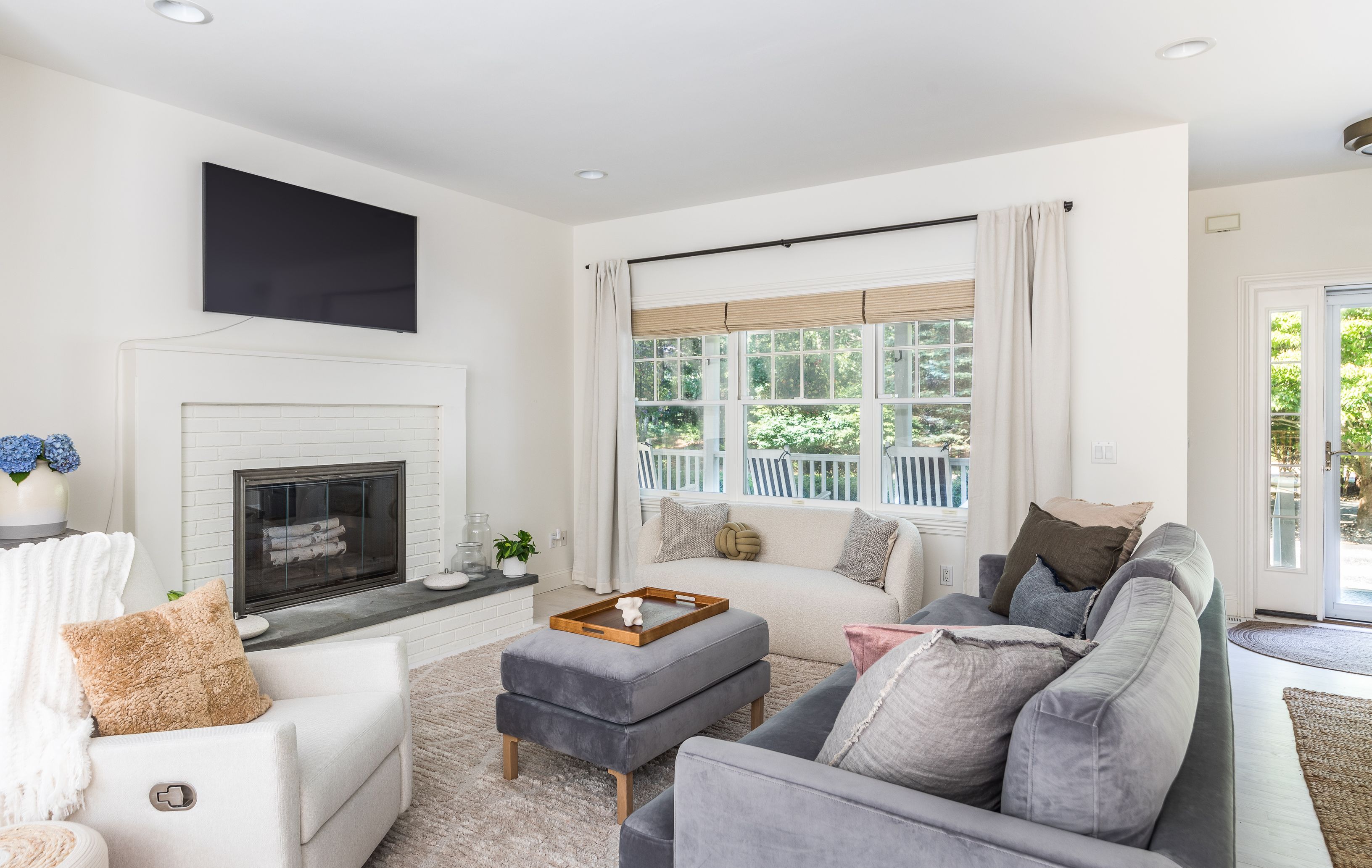 13 Central Avenue East Hampton, NY 11937 - Photo 3 of 24