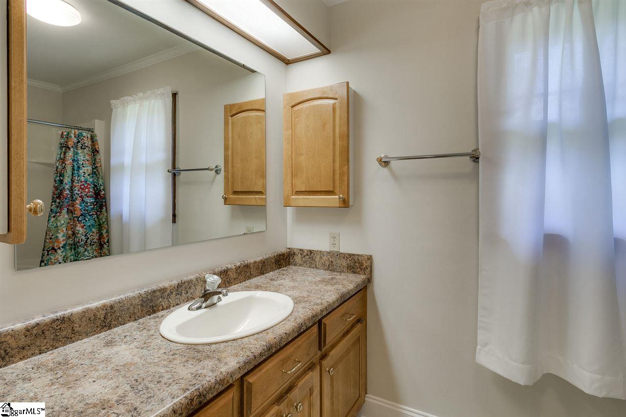 14020 South Radio Station Road Seneca, SC 29678 - Photo 16 of 34 Gallery Image 16