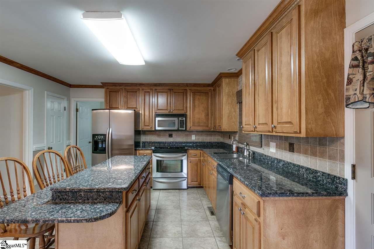 14020 South Radio Station Road Seneca, SC 29678 - Photo 3 of 34 Gallery Image 3