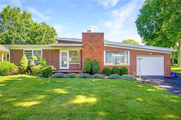 $229,900 | 8259 Walter Street Northwest, Massillon, OH 44646