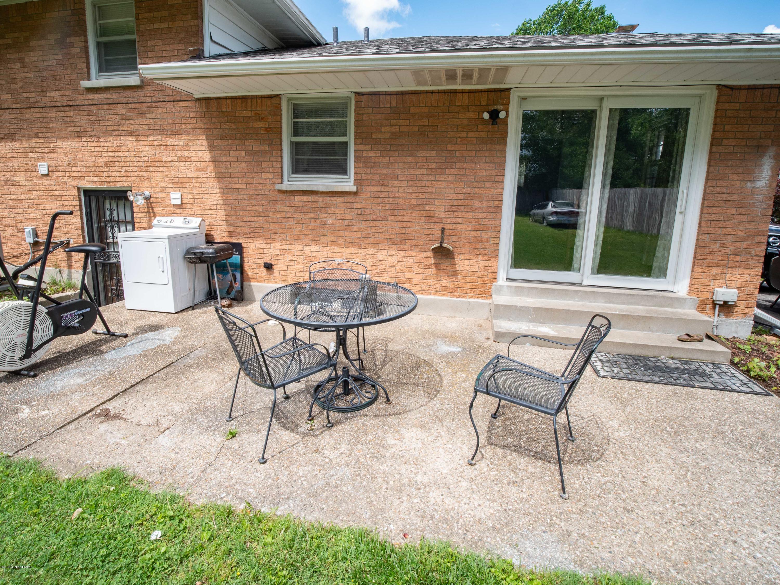 6803 Fernhaven Road Louisville, KY 40228 - Photo 46 of 50 6303 Fernhaven Road (53 of 72)