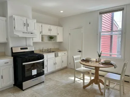 $2,000 | 23 Poplar Street, Unit 2, Jersey City, NJ 07307