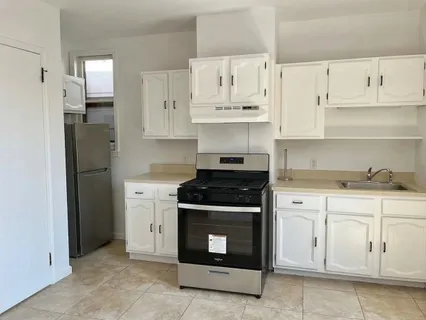 $2,000 | 23 Poplar Street, Unit 2, Jersey City, NJ 07307