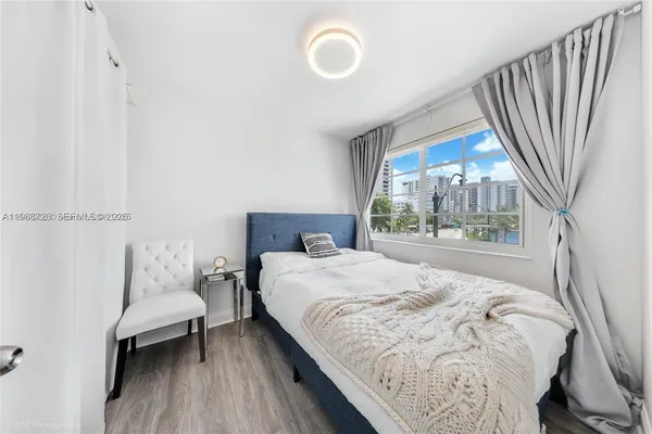 $3,000 | 2600 Collins Avenue, Unit 307, Miami Beach, FL 33140