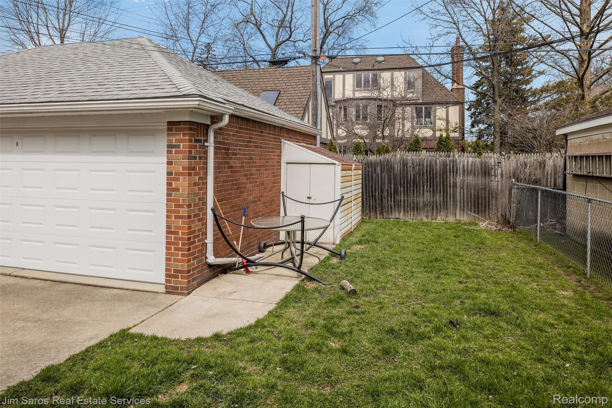 776 Harcourt Road Grosse Pointe, MI 48230 - Photo 19 of 22 35-776 Harcourt Rd0034.jpg