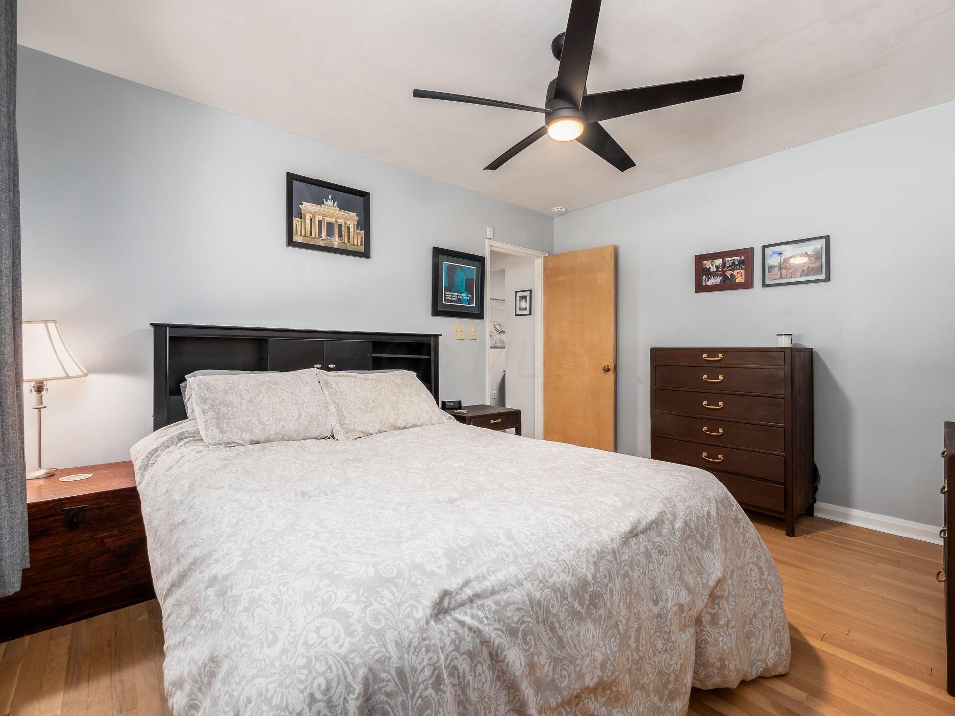 2623 Charing Road Columbus, OH 43221 - Photo 21 of 38 030_a809f9_A 2623 Charing 048