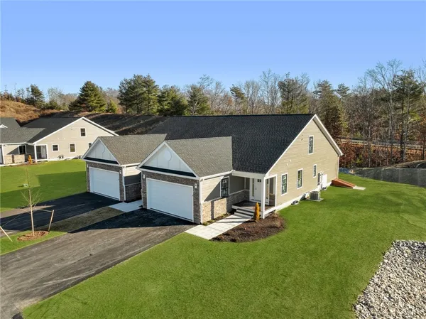$510,000 | 46 Overlook Lane, Glocester, RI 02814