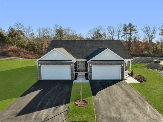 $510,000 | 46 Overlook Lane, Glocester, RI 02814