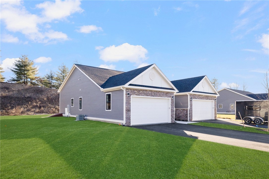 46 Overlook Lane Glocester, RI 02814 - Photo 3 of 37