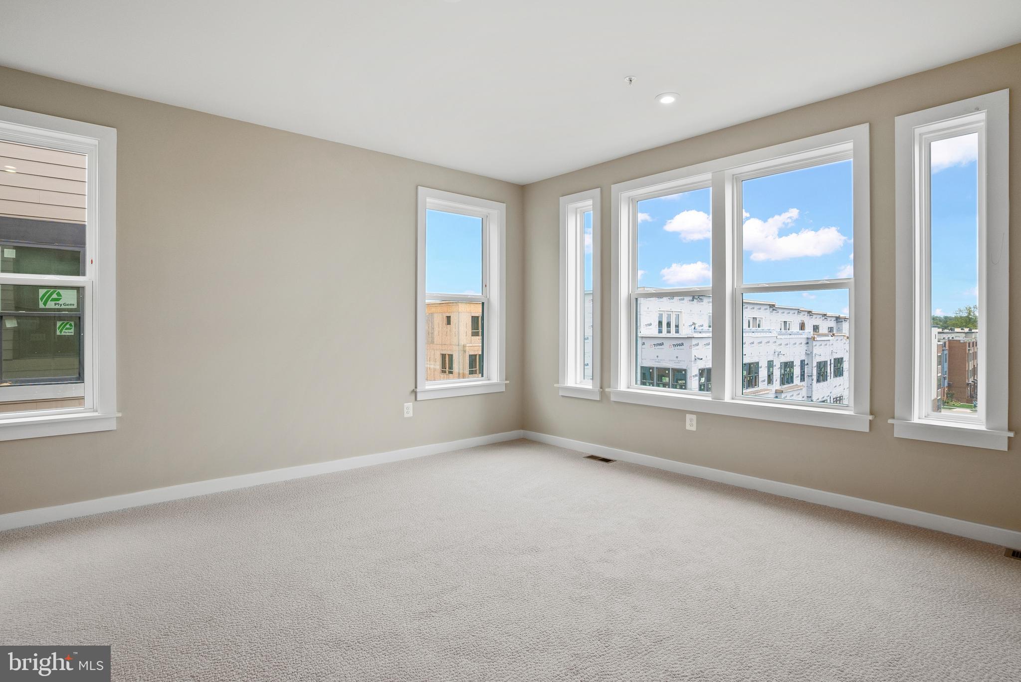 6705 Belcrest Road Hyattsville, MD 20782 - Photo 12 of 32 a view of an empty room with a window