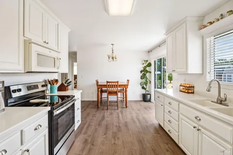 $565,000 | 1681 Oak Grove Drive, Redwood Valley, CA 95470