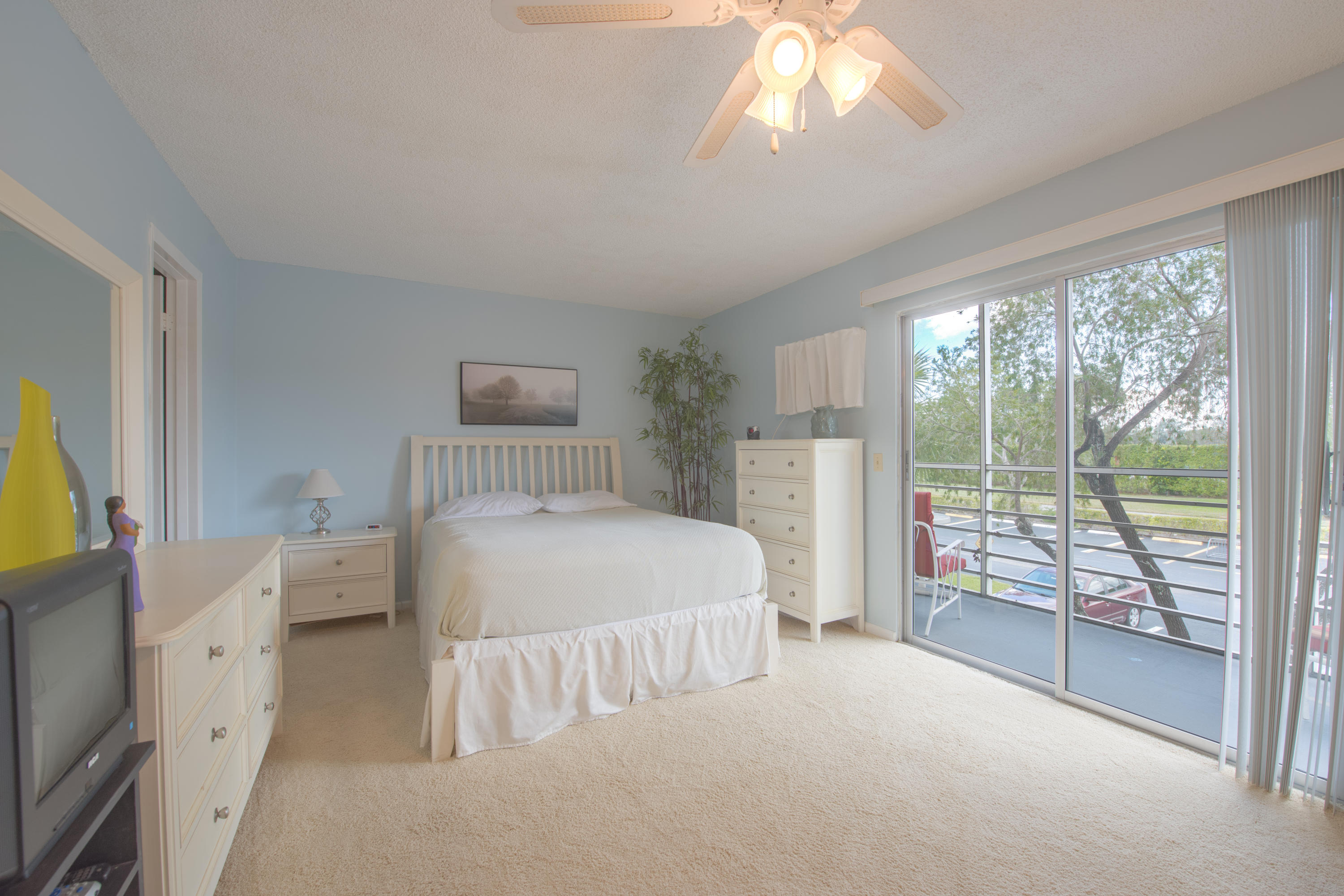 230 Suffolk F Boca Raton, FL 33434 - Photo 16 of 32 Bedroom 1