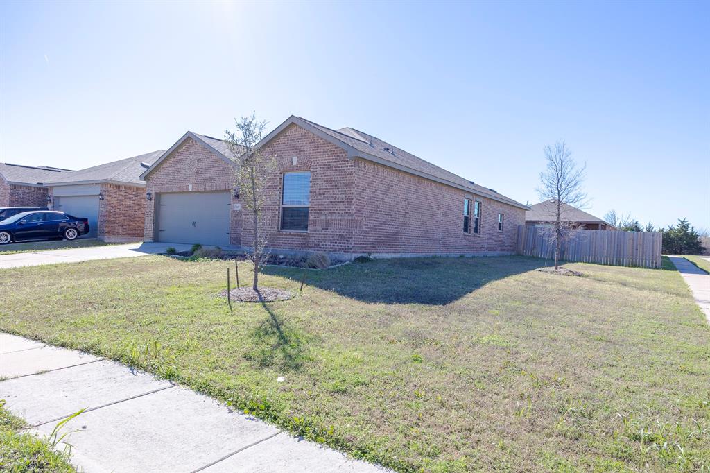 208 Harvey Street Anna, TX 75409 - Photo 6 of 34
