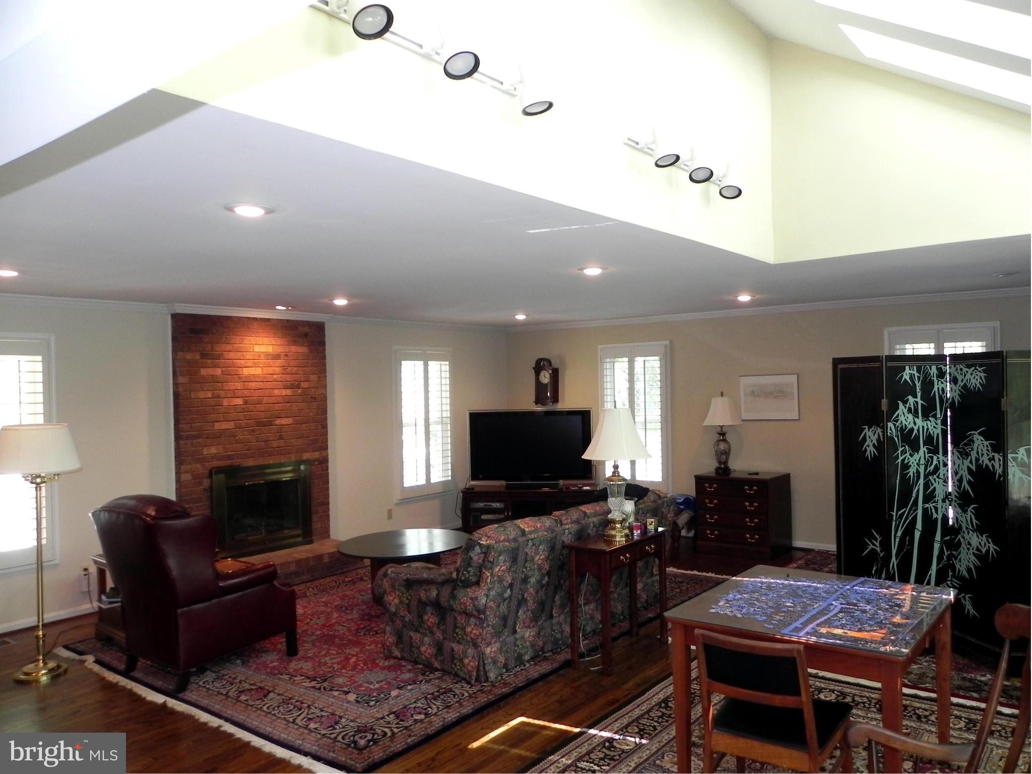 9565 Persimmon Tree Road Rockville, MD 20854 - Photo 11 of 30 Family Room