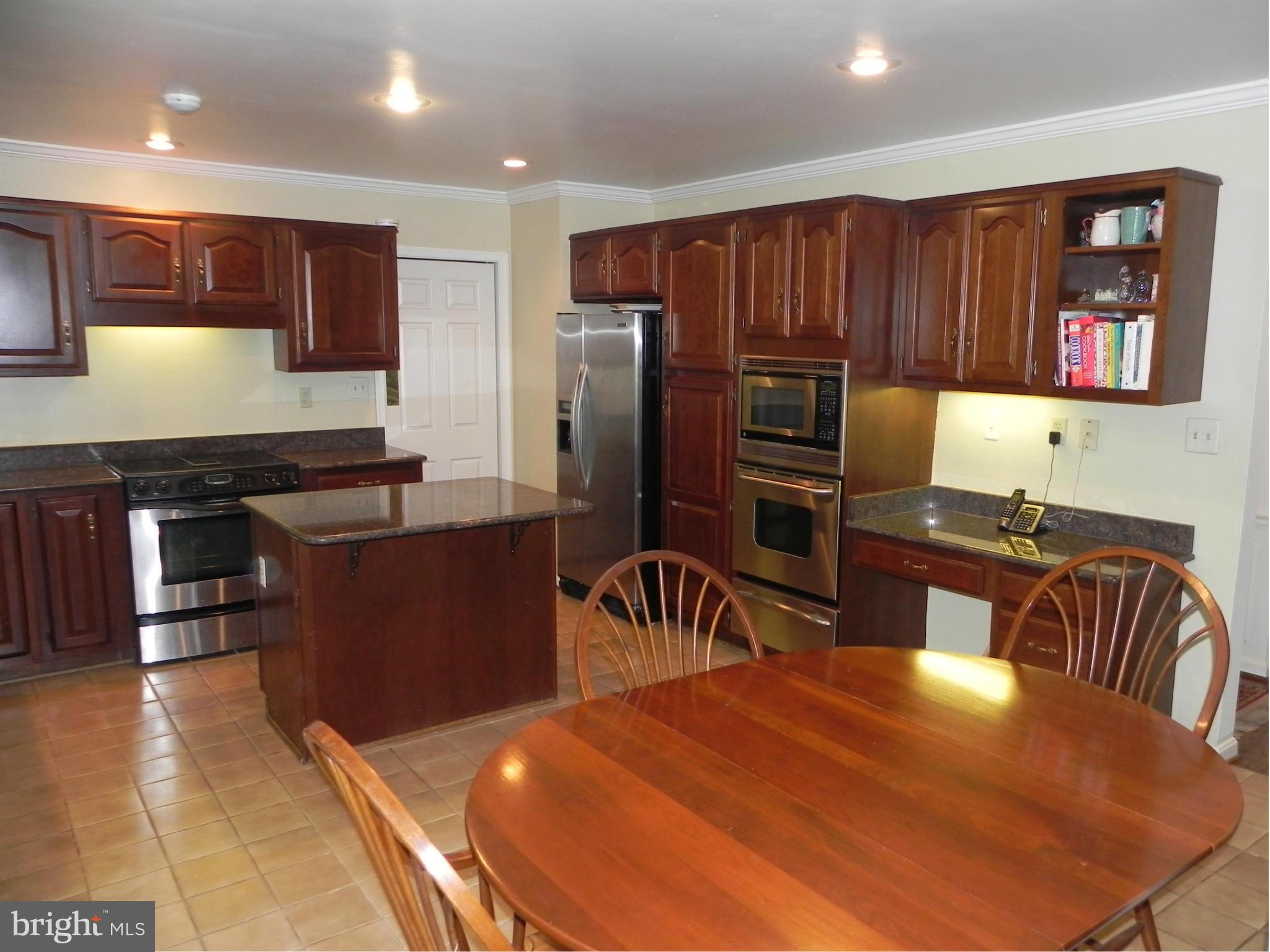 9565 Persimmon Tree Road Rockville, MD 20854 - Photo 12 of 30 Living Room