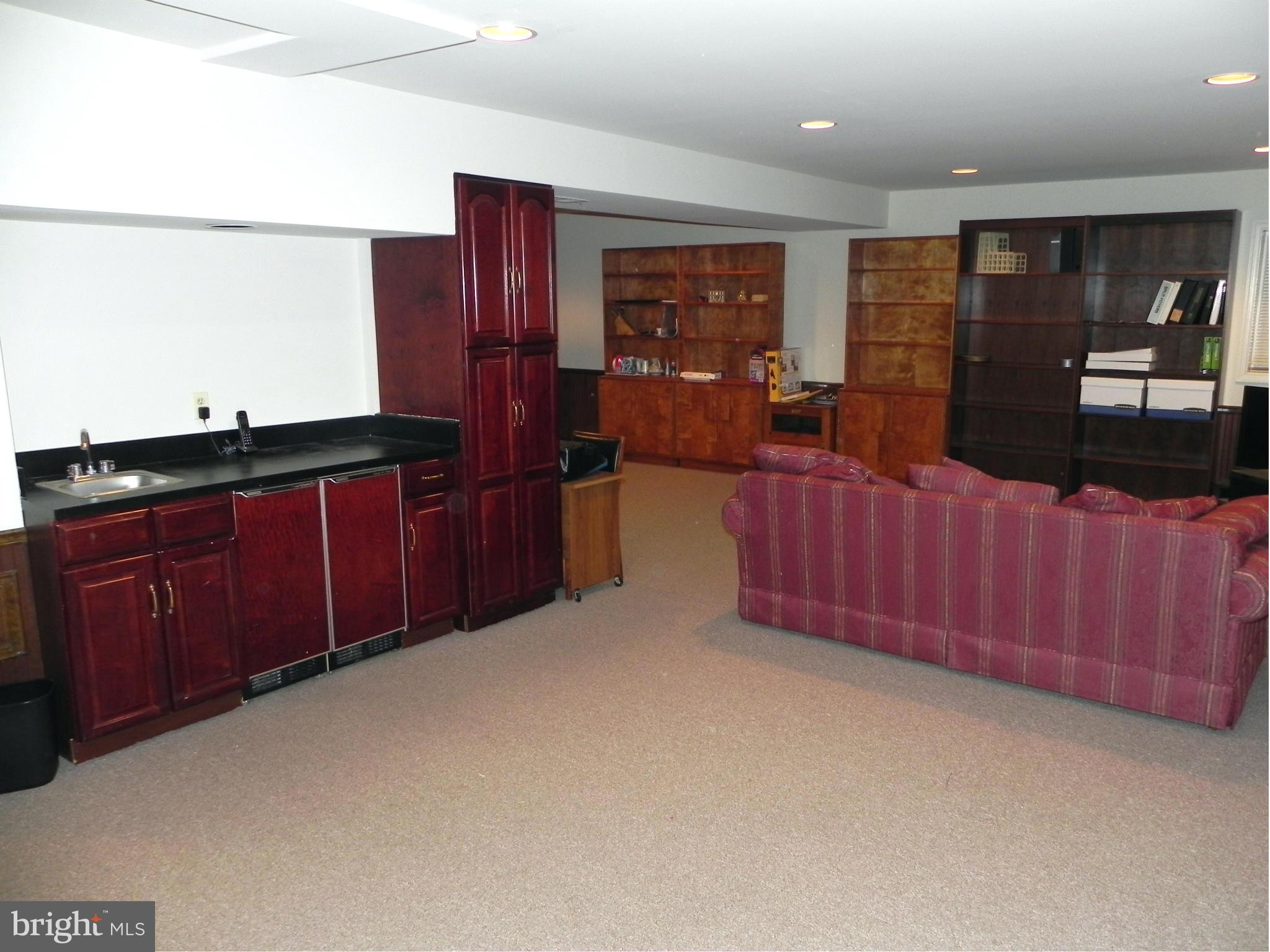 9565 Persimmon Tree Road Rockville, MD 20854 - Photo 20 of 30 Family Room