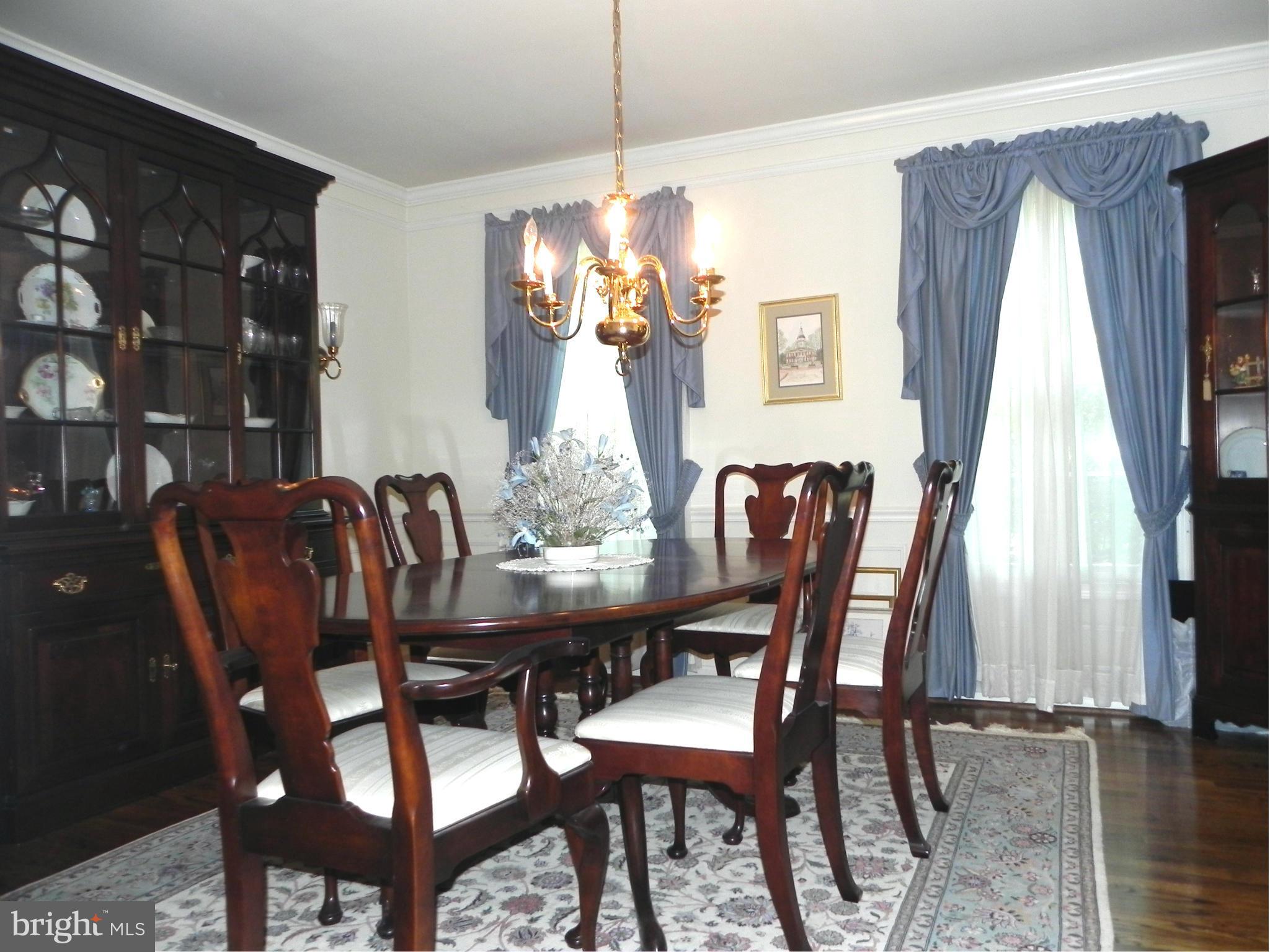 9565 Persimmon Tree Road Rockville, MD 20854 - Photo 8 of 30 Dining Room