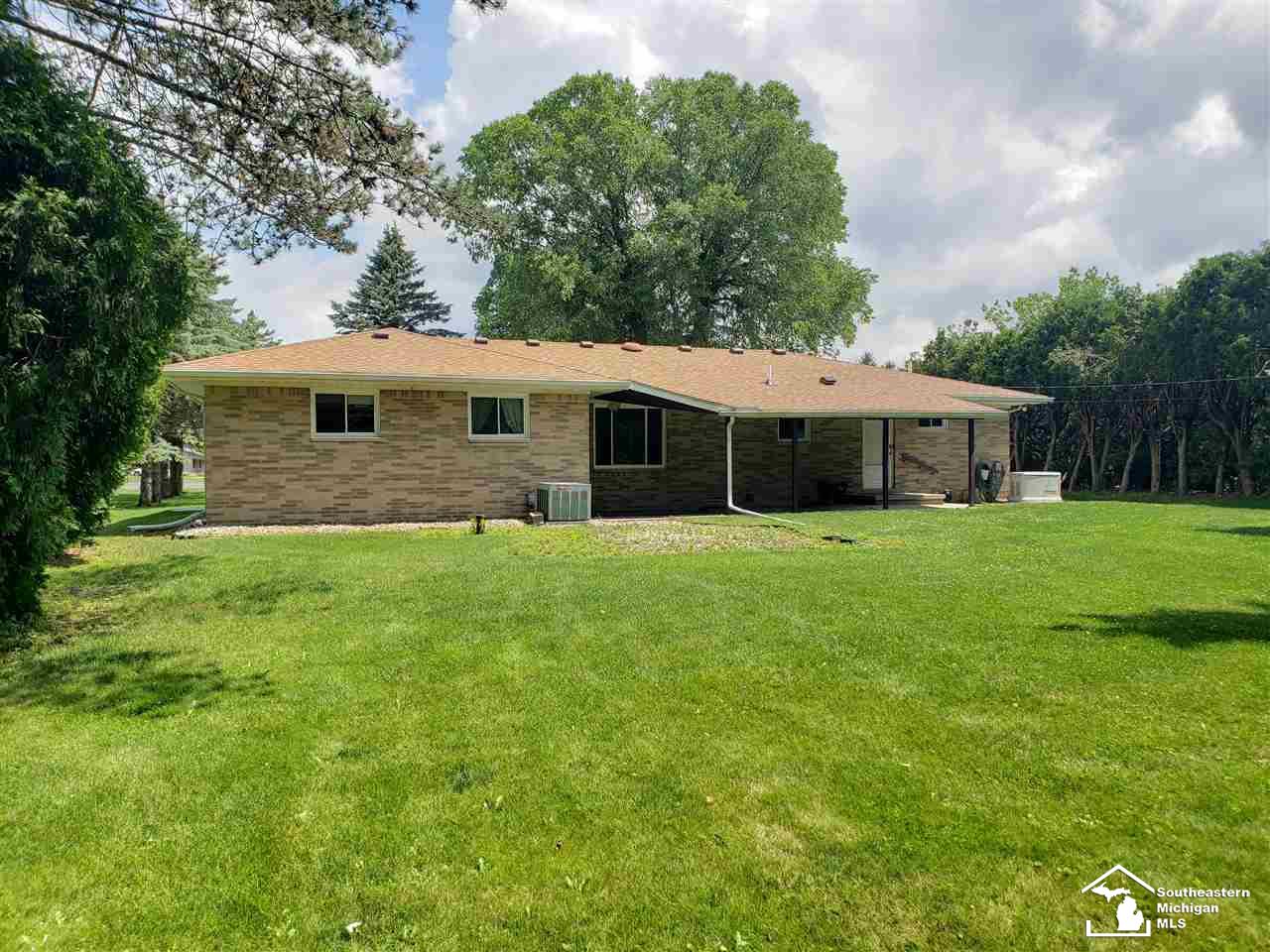 2975 Bluebush Road Monroe, MI 48162 - Photo 2 of 21