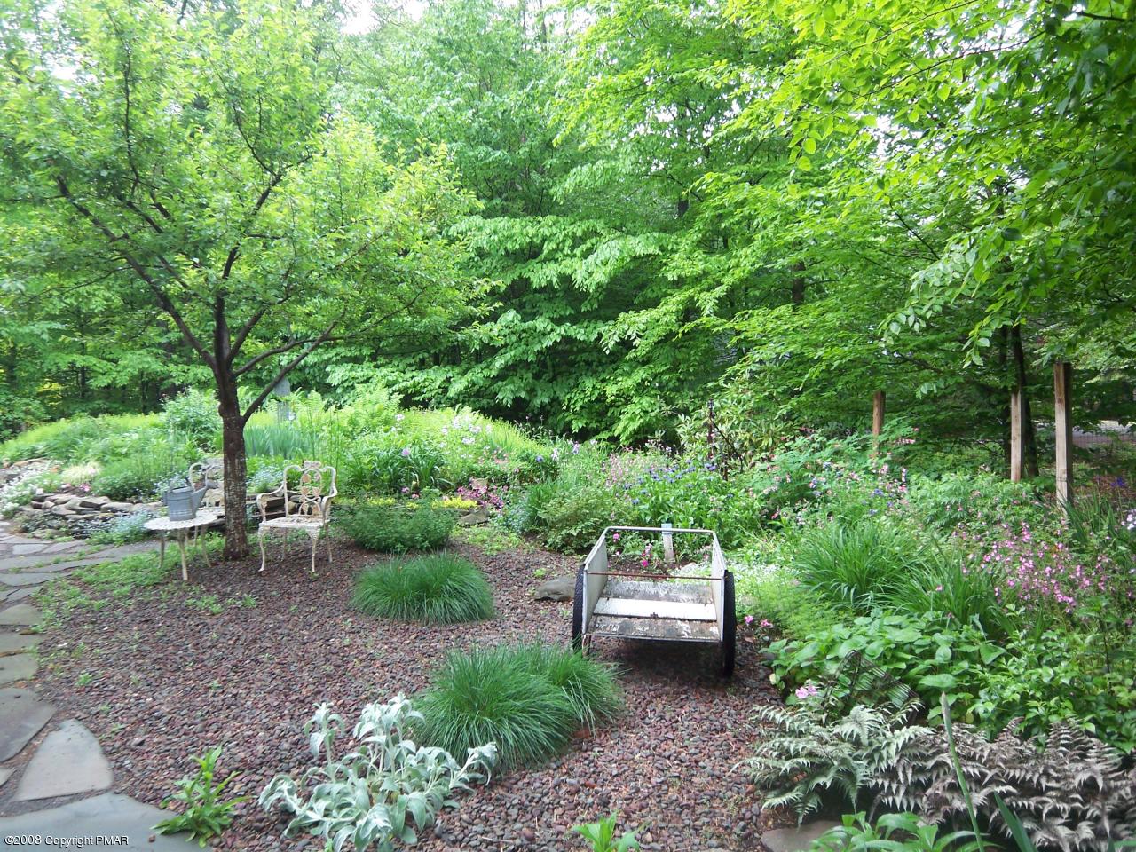 14 Evergreen Road Pocono Pines, PA 18350 - Photo 19 of 24 SUMMER GARDEN